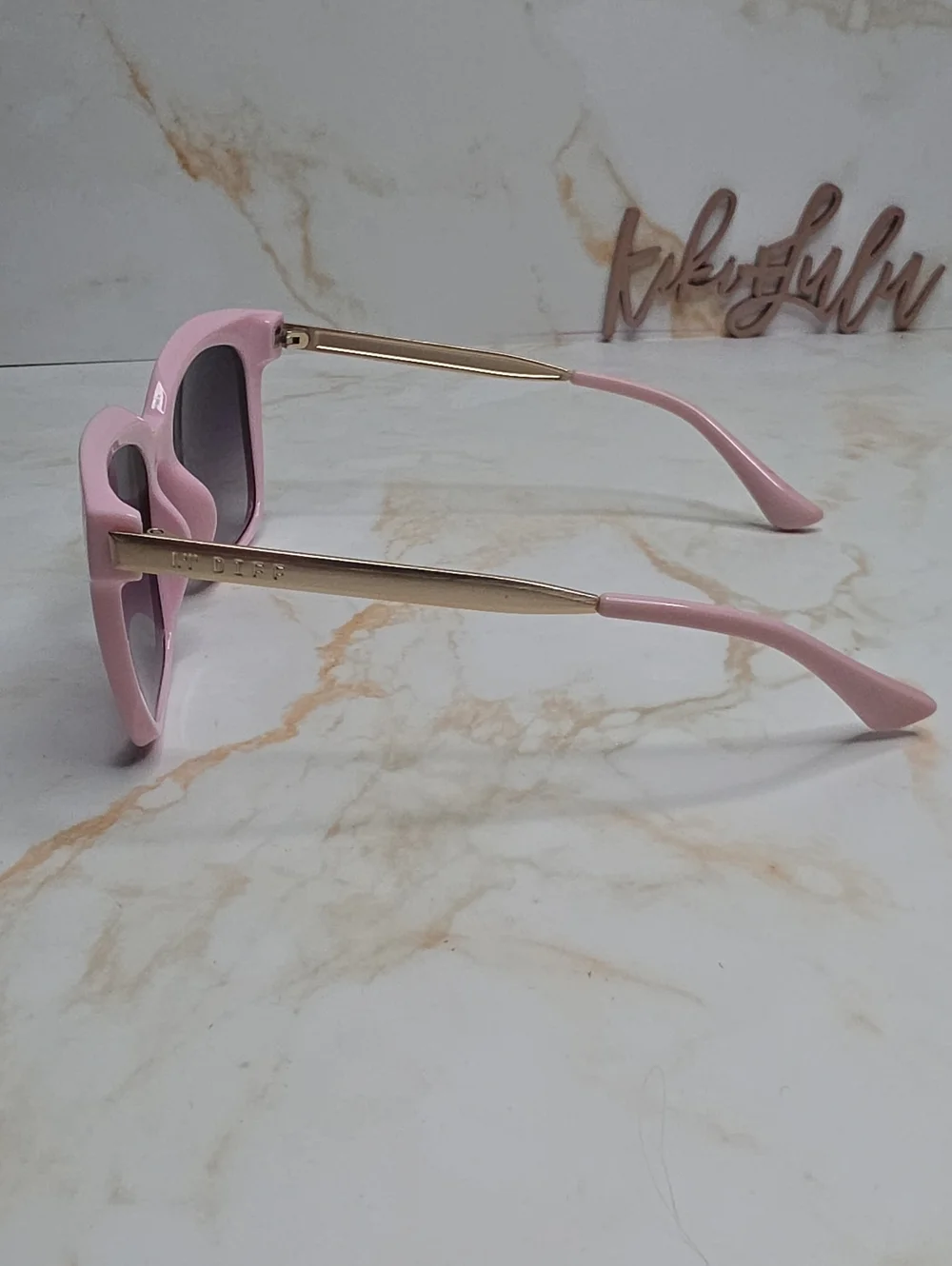 Diff Eyewear Hailey Oversized Sunglasses No Case